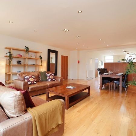 Joivy Spacious 2 Bed,2 Bath Flat, Free Parking And Rooftop Terrace EDI Exteriér fotografie