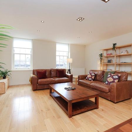 Joivy Spacious 2 Bed,2 Bath Flat, Free Parking And Rooftop Terrace EDI Exteriér fotografie