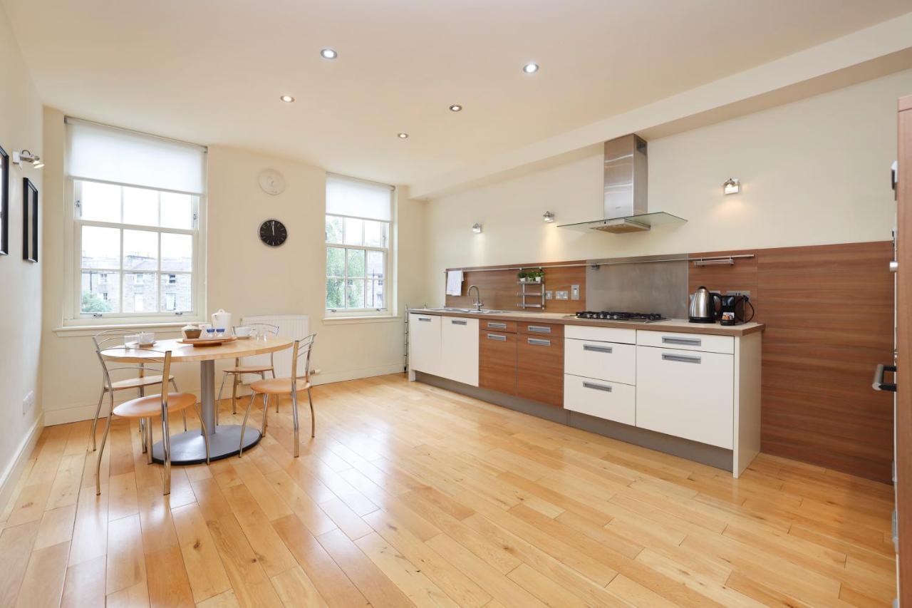 Joivy Spacious 2 Bed,2 Bath Flat, Free Parking And Rooftop Terrace EDI Exteriér fotografie