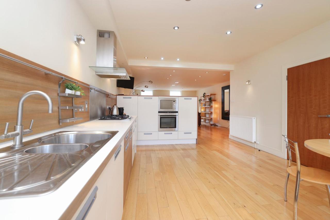Joivy Spacious 2 Bed,2 Bath Flat, Free Parking And Rooftop Terrace EDI Exteriér fotografie