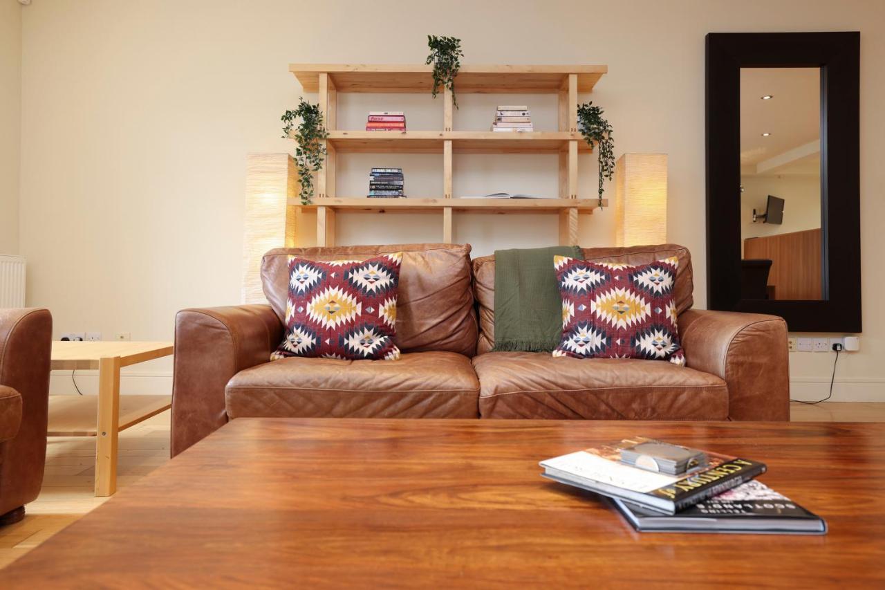 Joivy Spacious 2 Bed,2 Bath Flat, Free Parking And Rooftop Terrace EDI Exteriér fotografie
