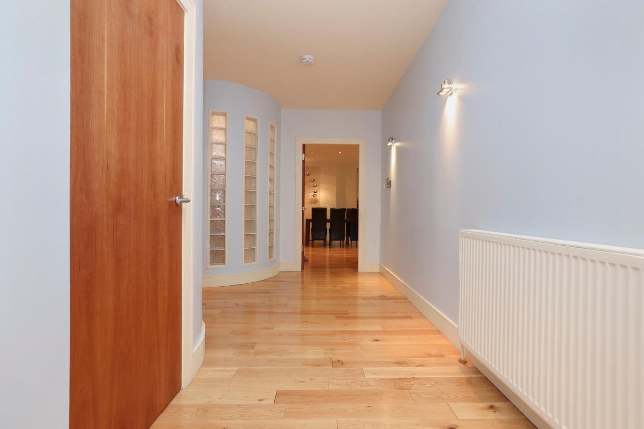 Joivy Spacious 2 Bed,2 Bath Flat, Free Parking And Rooftop Terrace EDI Exteriér fotografie
