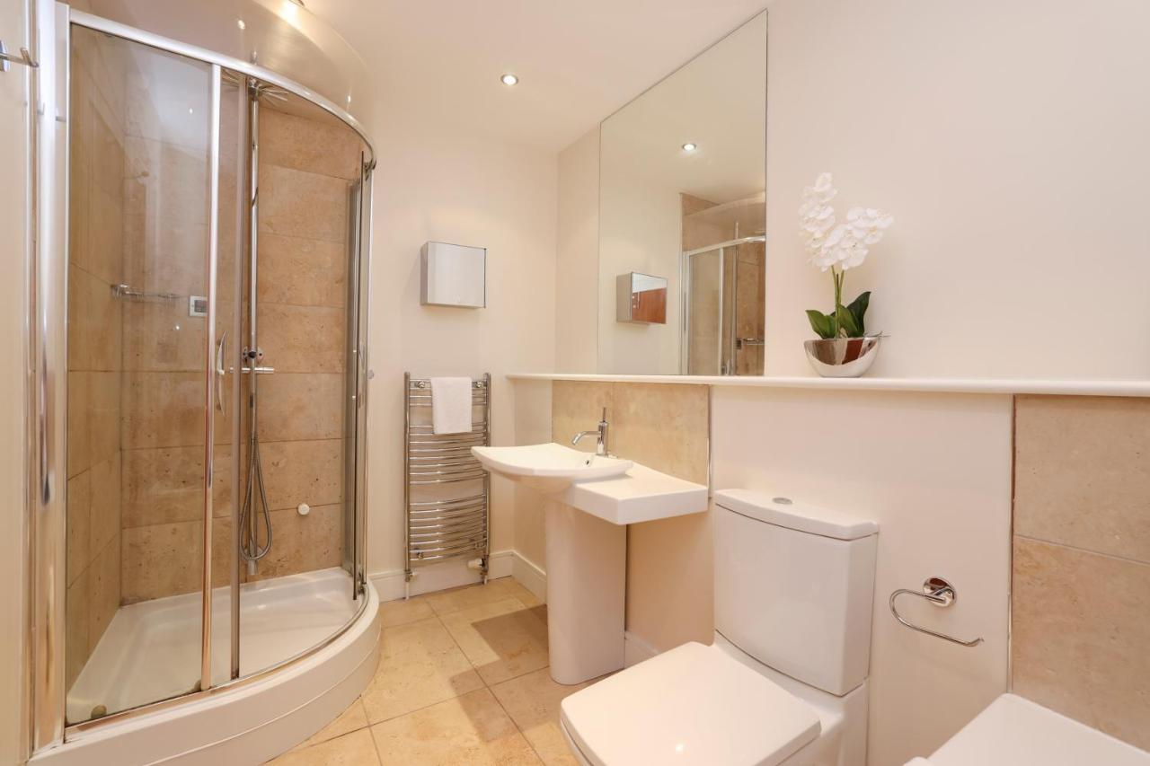 Joivy Spacious 2 Bed,2 Bath Flat, Free Parking And Rooftop Terrace EDI Exteriér fotografie