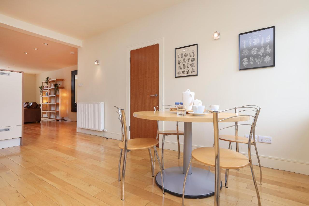 Joivy Spacious 2 Bed,2 Bath Flat, Free Parking And Rooftop Terrace EDI Exteriér fotografie